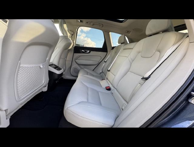 Volvo Xc60 image 1