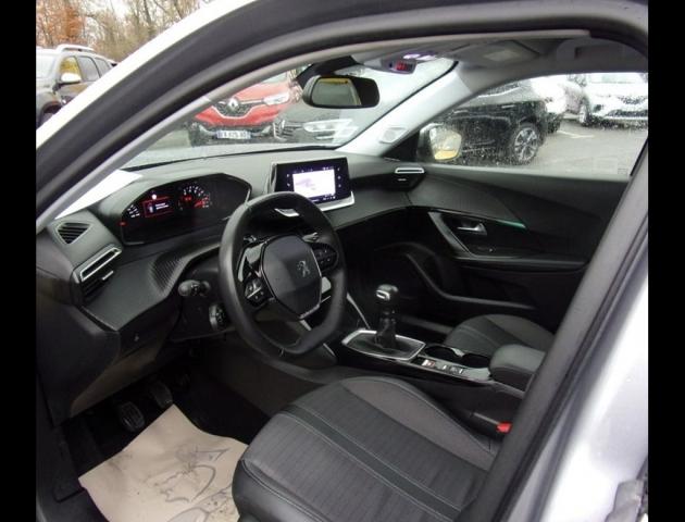 Peugeot 2008 image 2