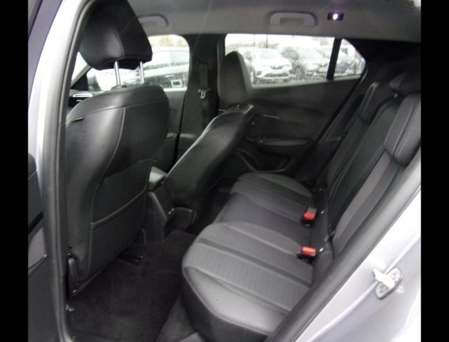 Peugeot 2008 image 3