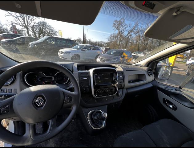 Renault Trafic image 2