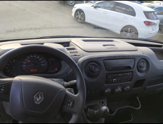 Renault Master image 2