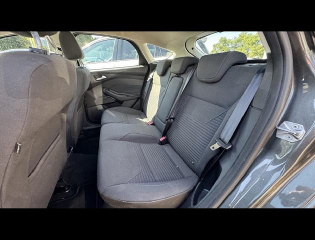 Ford Focus image 2