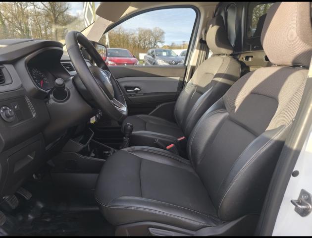 Renault Express Van image 4