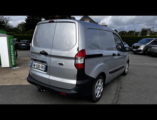 Ford Transit Courier image 4
