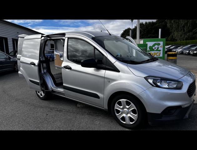 Ford Transit Courier image 5