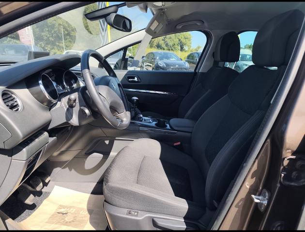 Peugeot 3008 image 2