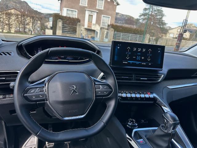 Peugeot 3008 image 2