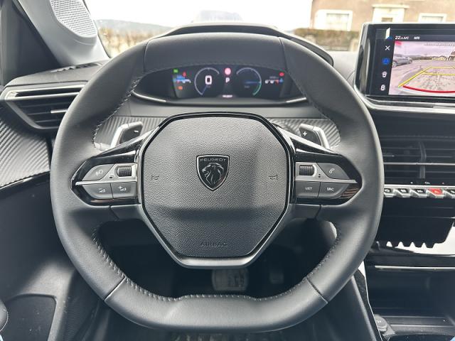 Peugeot 208 image 3