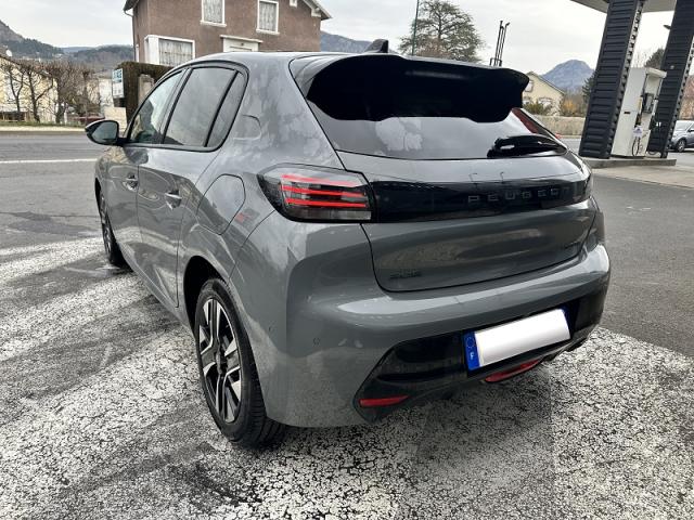 Peugeot 208 image 2