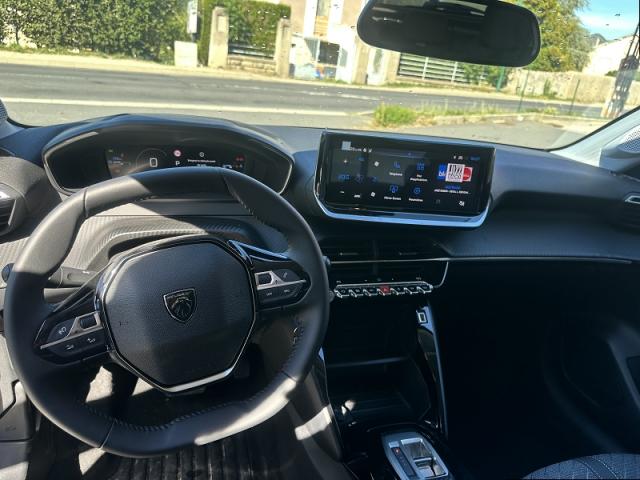Peugeot 208 image 2
