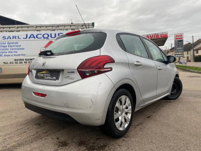 Peugeot 208 image 6
