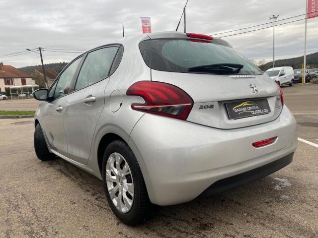 Peugeot 208 image 8