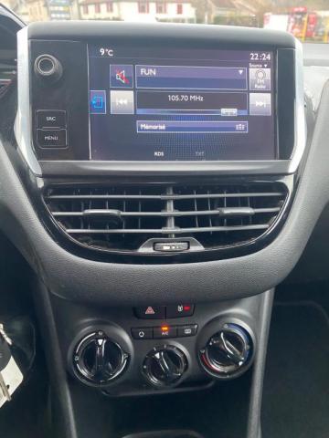 Peugeot 208 image 3