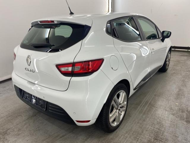 Renault Clio image 2