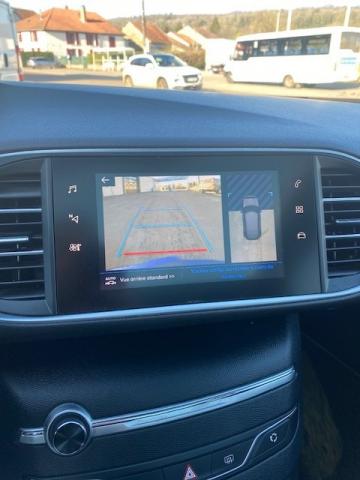 Peugeot 308 image 2