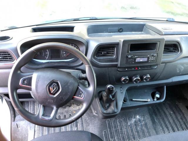 Renault Master image 2