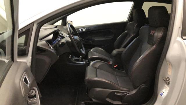 Ford Fiesta image 9