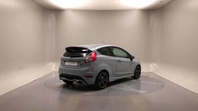 Ford Fiesta image 2