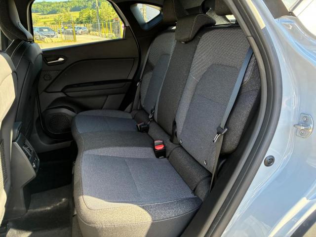 Renault Captur image 2