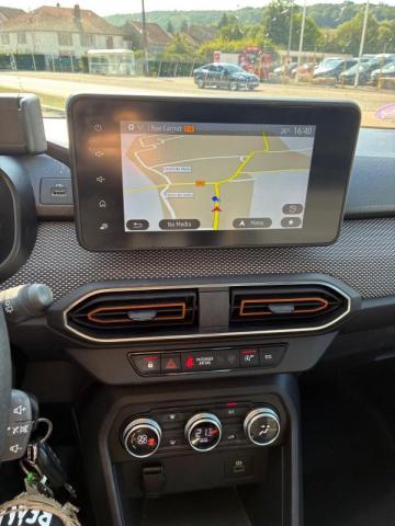 Dacia Sandero image 2