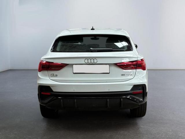 Audi Q3 image 1