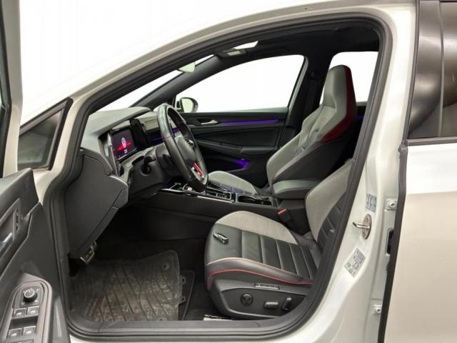 Volkswagen Golf image 9