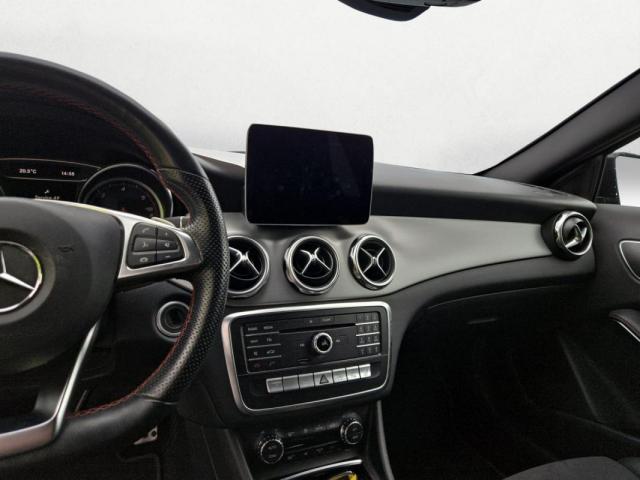Mercedes Benz Gla image 4