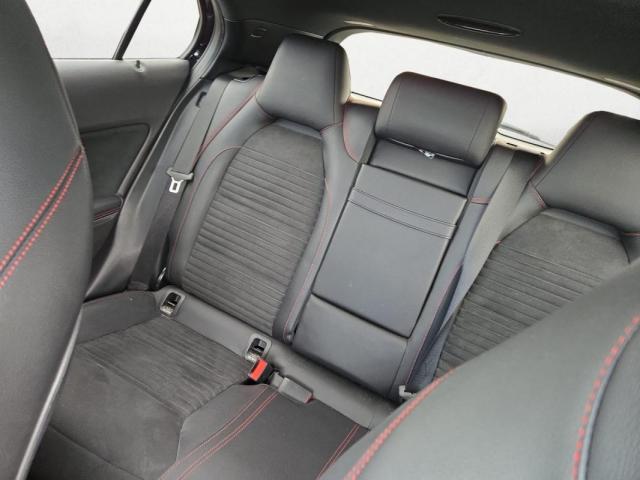 Mercedes Benz Gla image 3