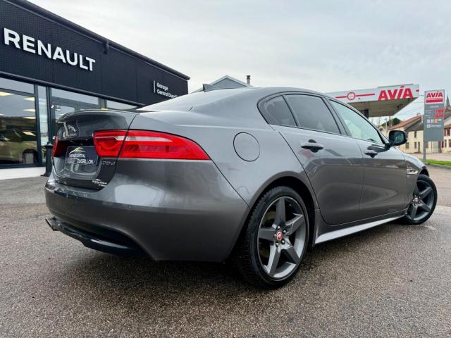 Jaguar Xe image 4