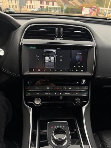 Jaguar Xe image 9