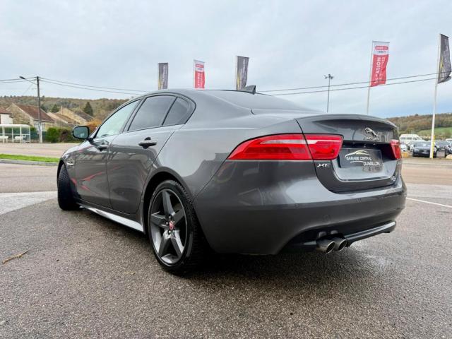 Jaguar Xe image 1