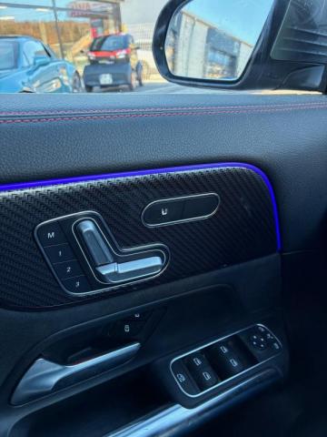 Mercedes Benz Gla image 1