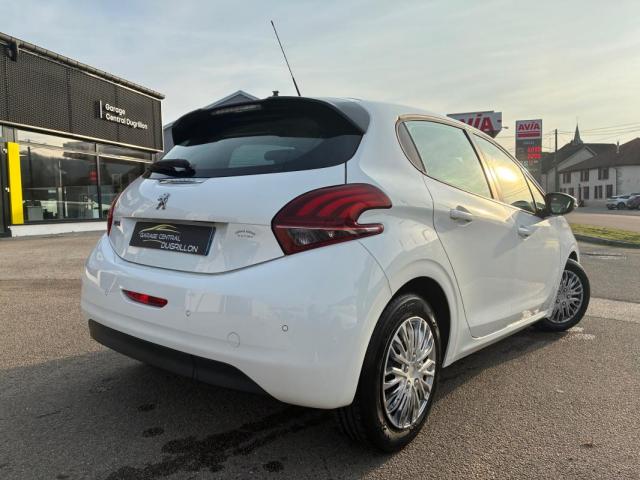Peugeot 208 image 7