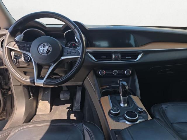 Alfa Romeo Stelvio image 1