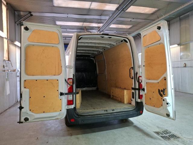 Renault Master image 2
