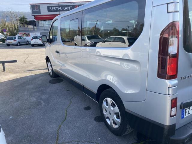 Renault Trafic image 2