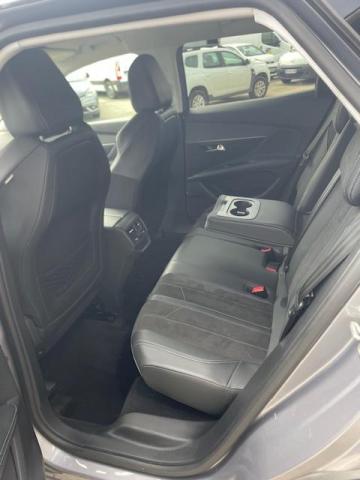 Peugeot 3008 image 2