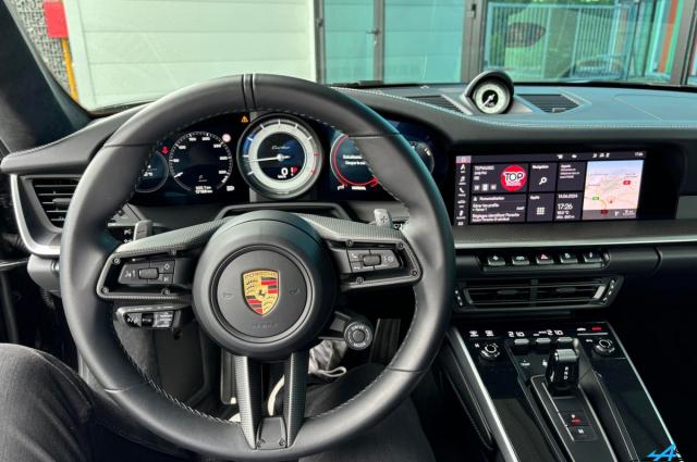 Porsche 911 image 6