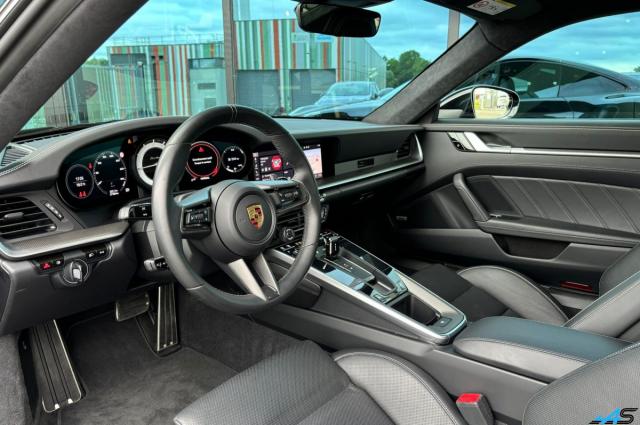 Porsche 911 image 3
