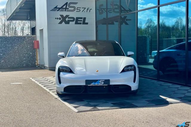 Porsche Taycan image 2