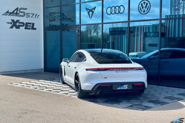 Porsche Taycan image 5