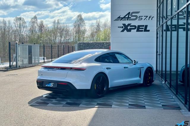 Porsche Taycan image 4
