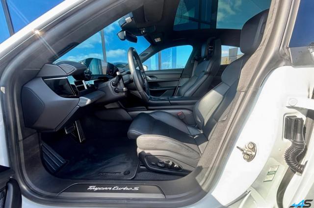 Porsche Taycan image 1