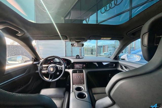 Porsche Taycan image 7