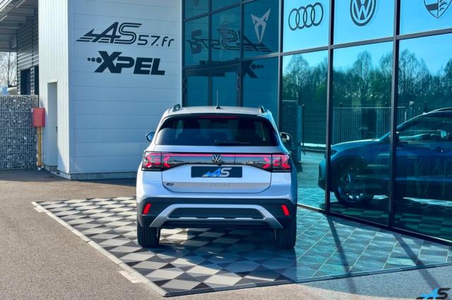 Volkswagen T-Cross image 2