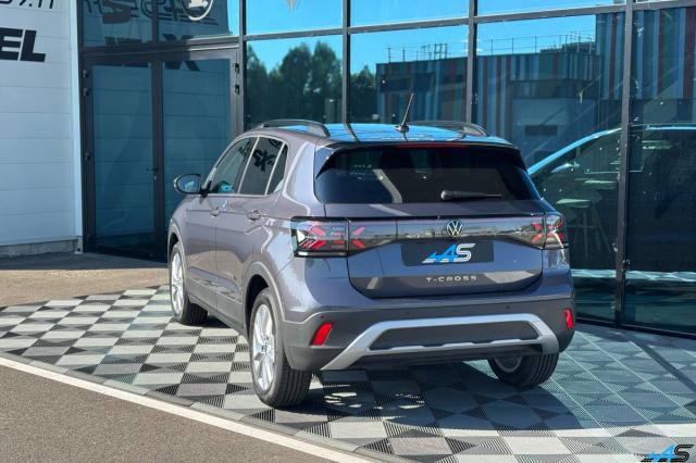 Volkswagen T-Cross image 3