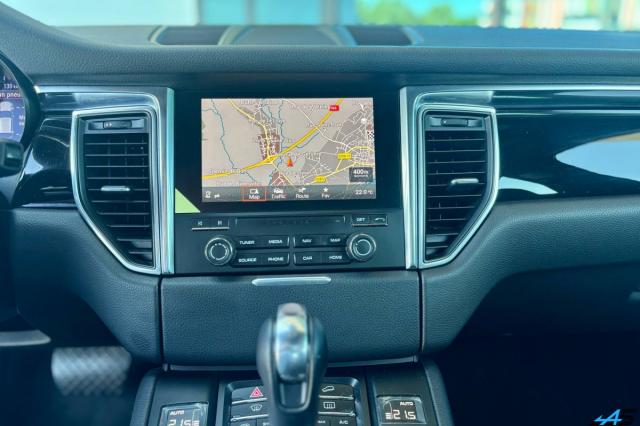 Porsche Macan image 6