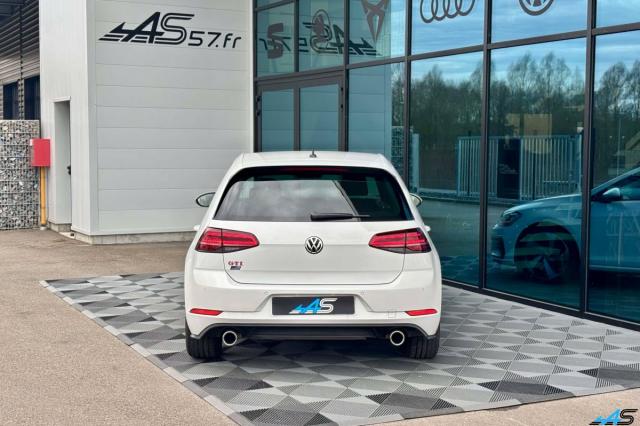 Volkswagen Golf image 6