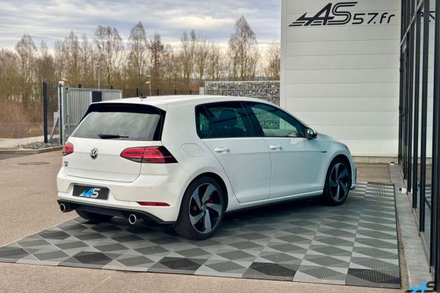 Volkswagen Golf image 8