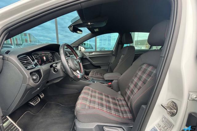 Volkswagen Golf image 2